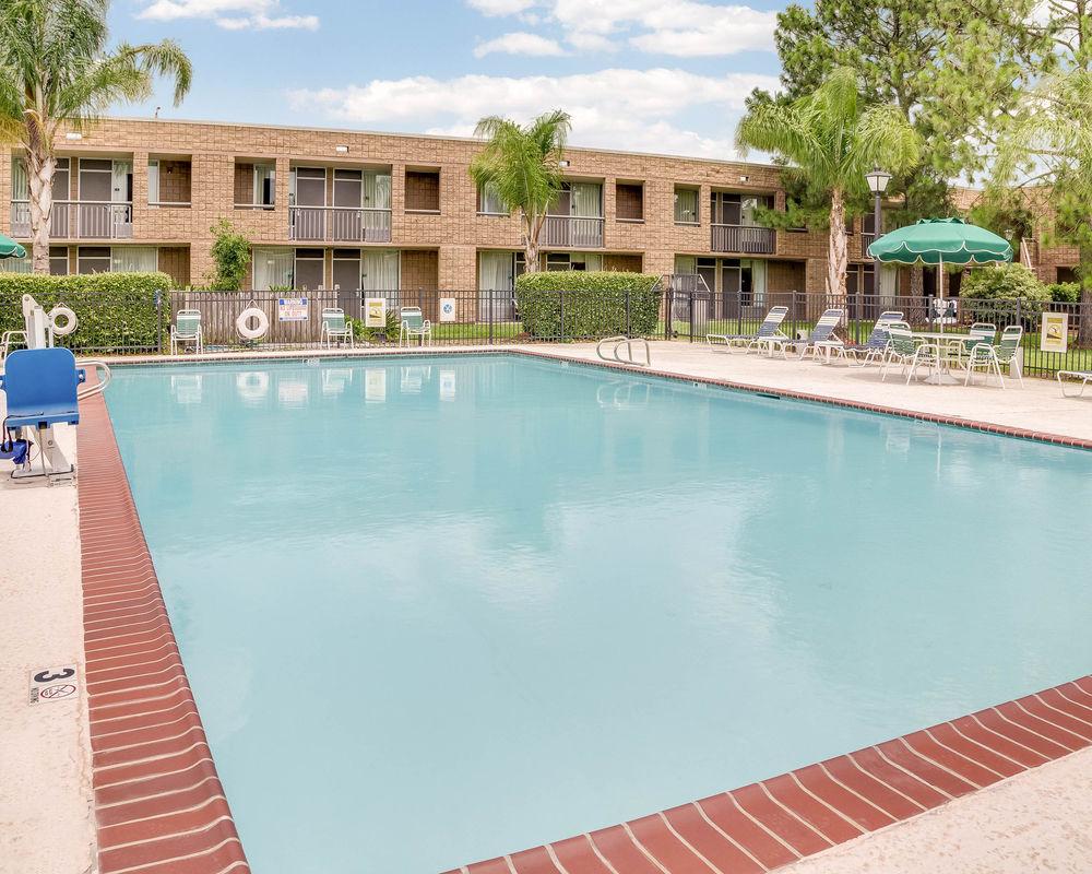 Motel 6-La Place, La Exterior photo