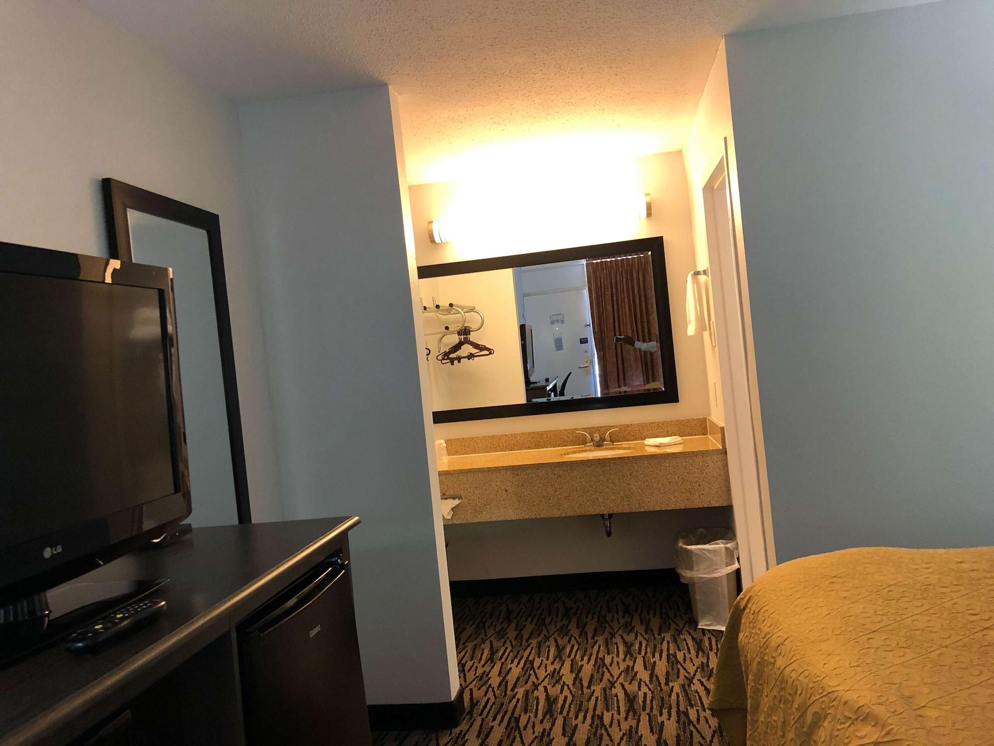 Motel 6-La Place, La Exterior photo
