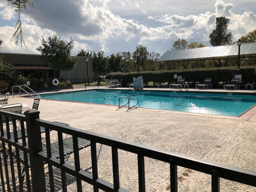 Motel 6-La Place, La Exterior photo